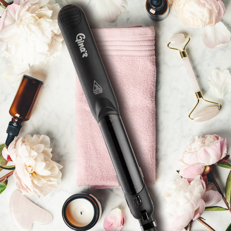 Placă de îndreptat părul cu aburi Gina&